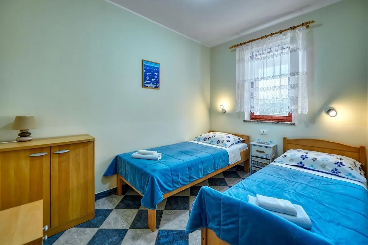 Villa Emilia Banjole 0*,  Κροατία